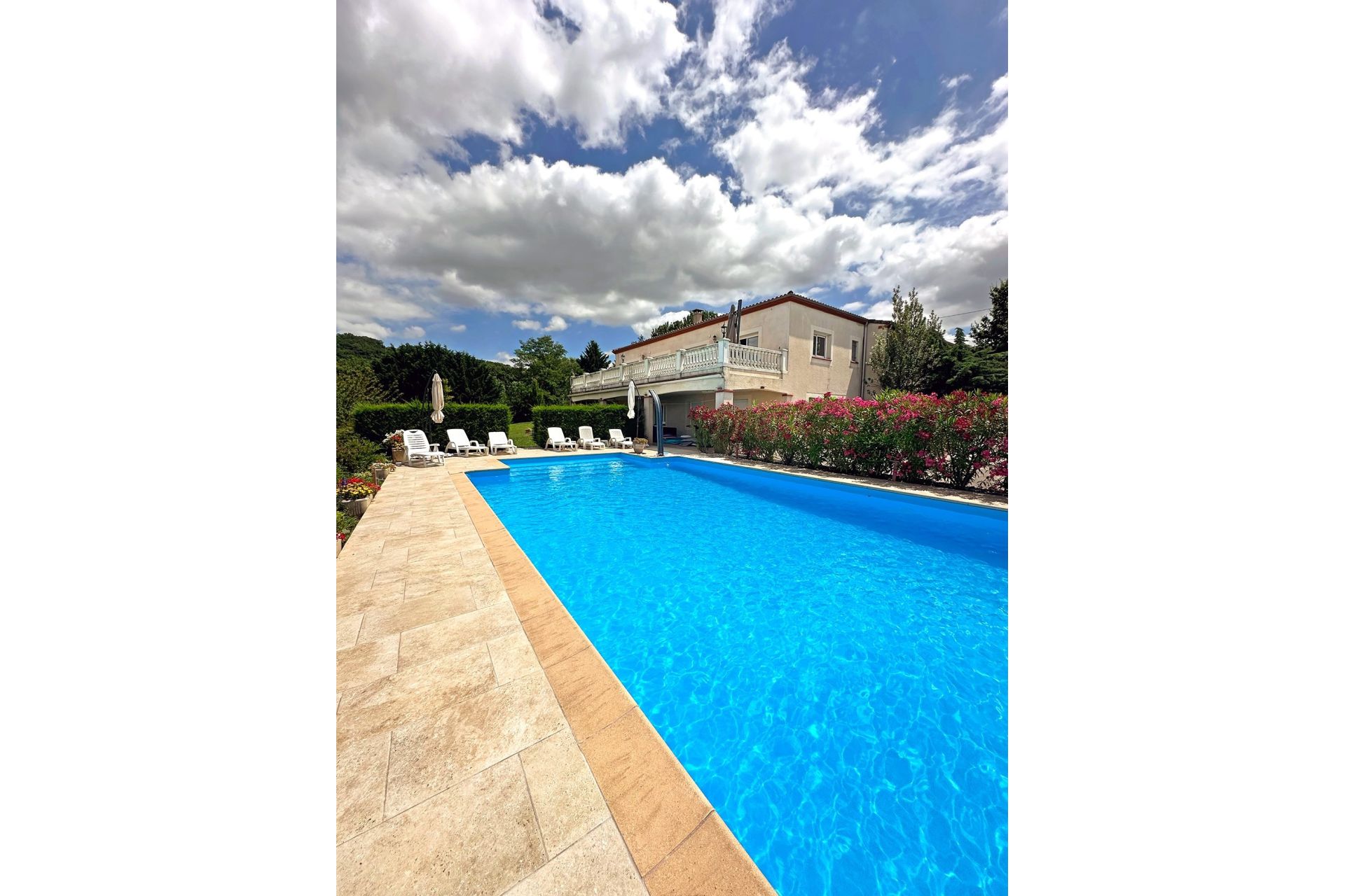 Méditerranée Location Villa avec Piscine privée à Ste-Livrade sur Lot, Provence