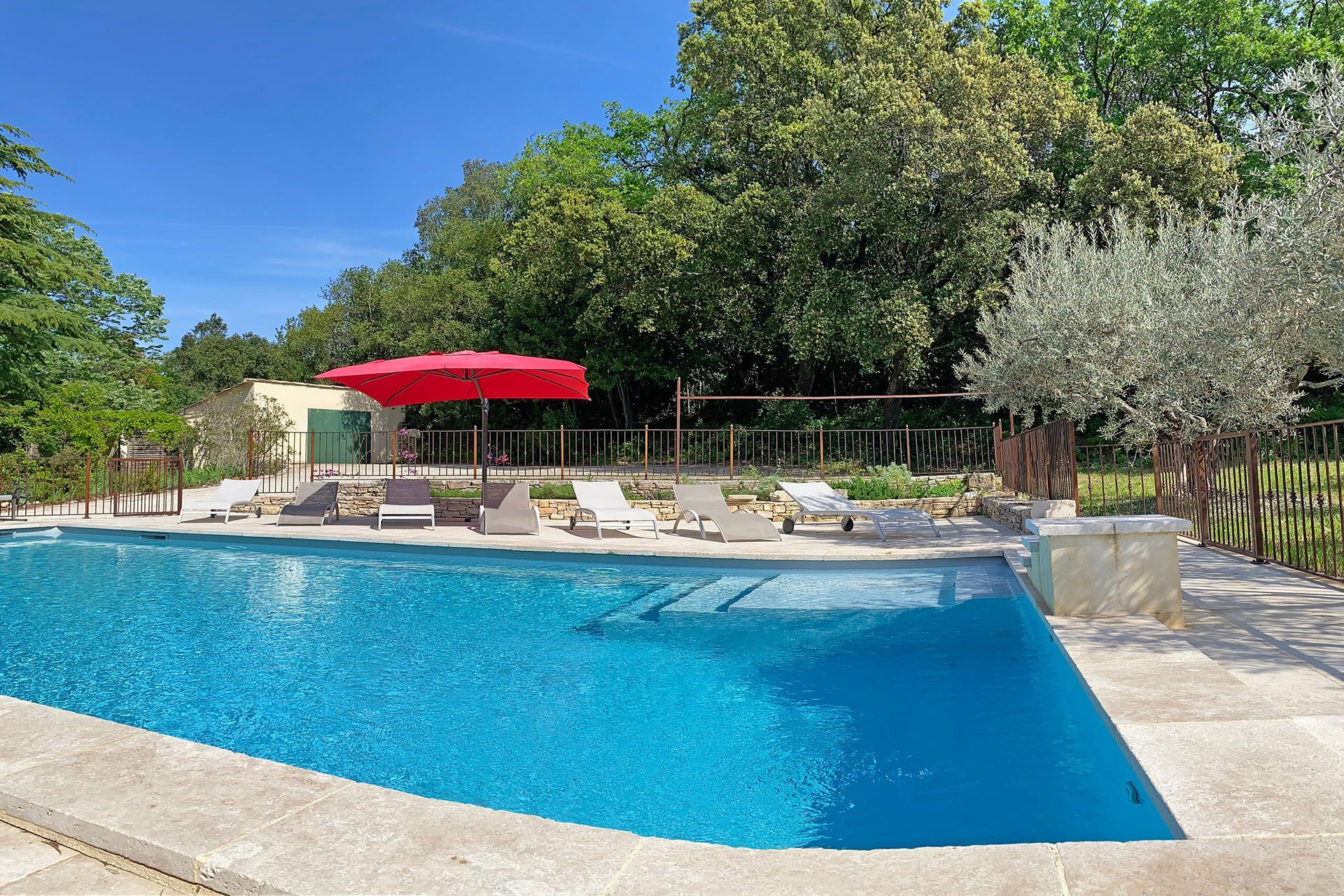 Méditerranée Location Mas avec Piscine privée à Saint-Michel-d'Euzet, Provence