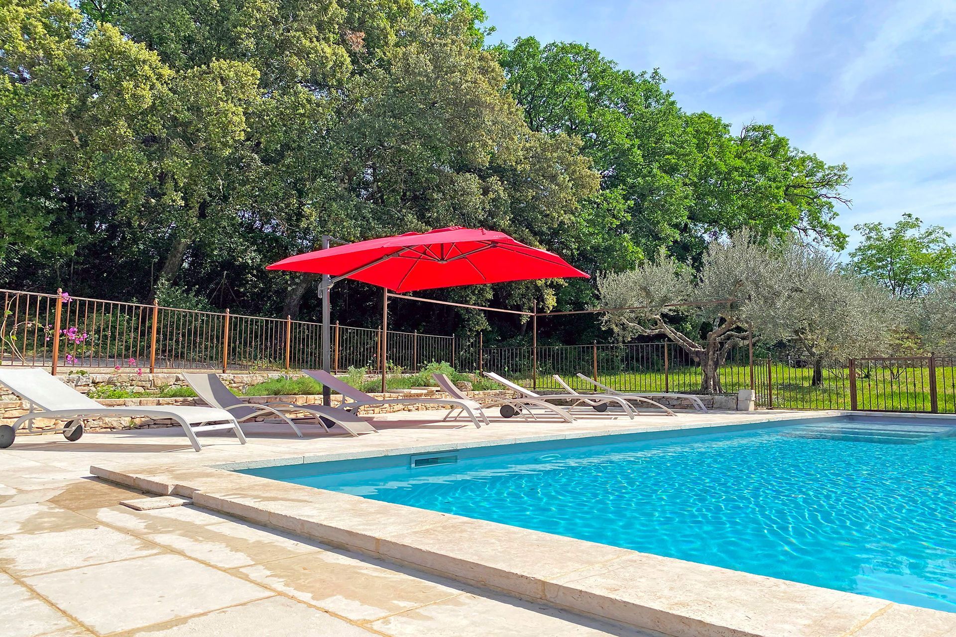 Méditerranée Location Mas avec Piscine privée à Saint-Michel-d'Euzet, Provence